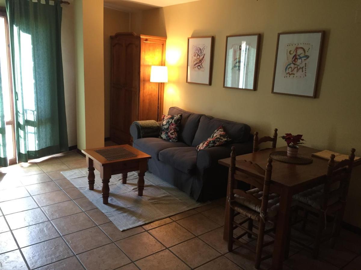 Apartamentos Turisticos San Juan De La Pena Santa Cruz De La Seros Luaran gambar