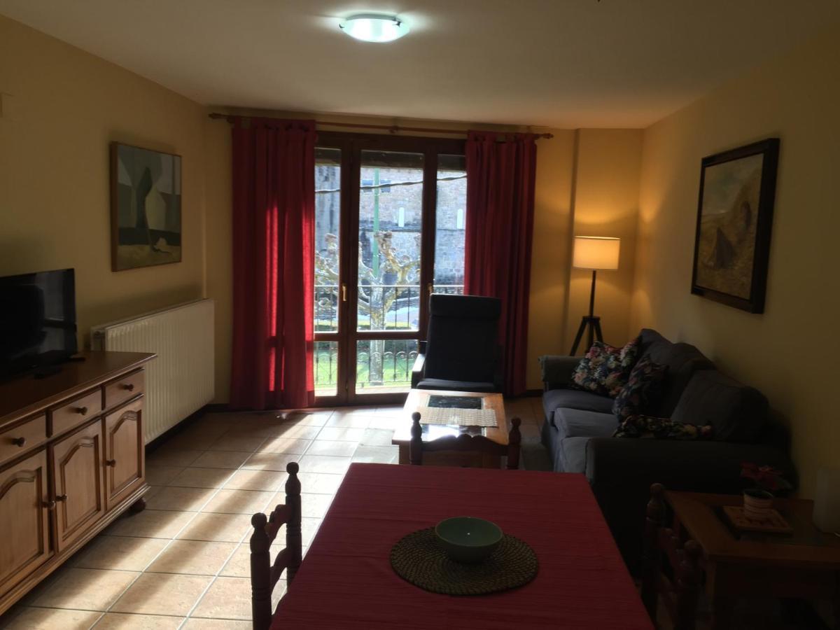 Apartamentos Turisticos San Juan De La Pena Santa Cruz De La Seros Luaran gambar